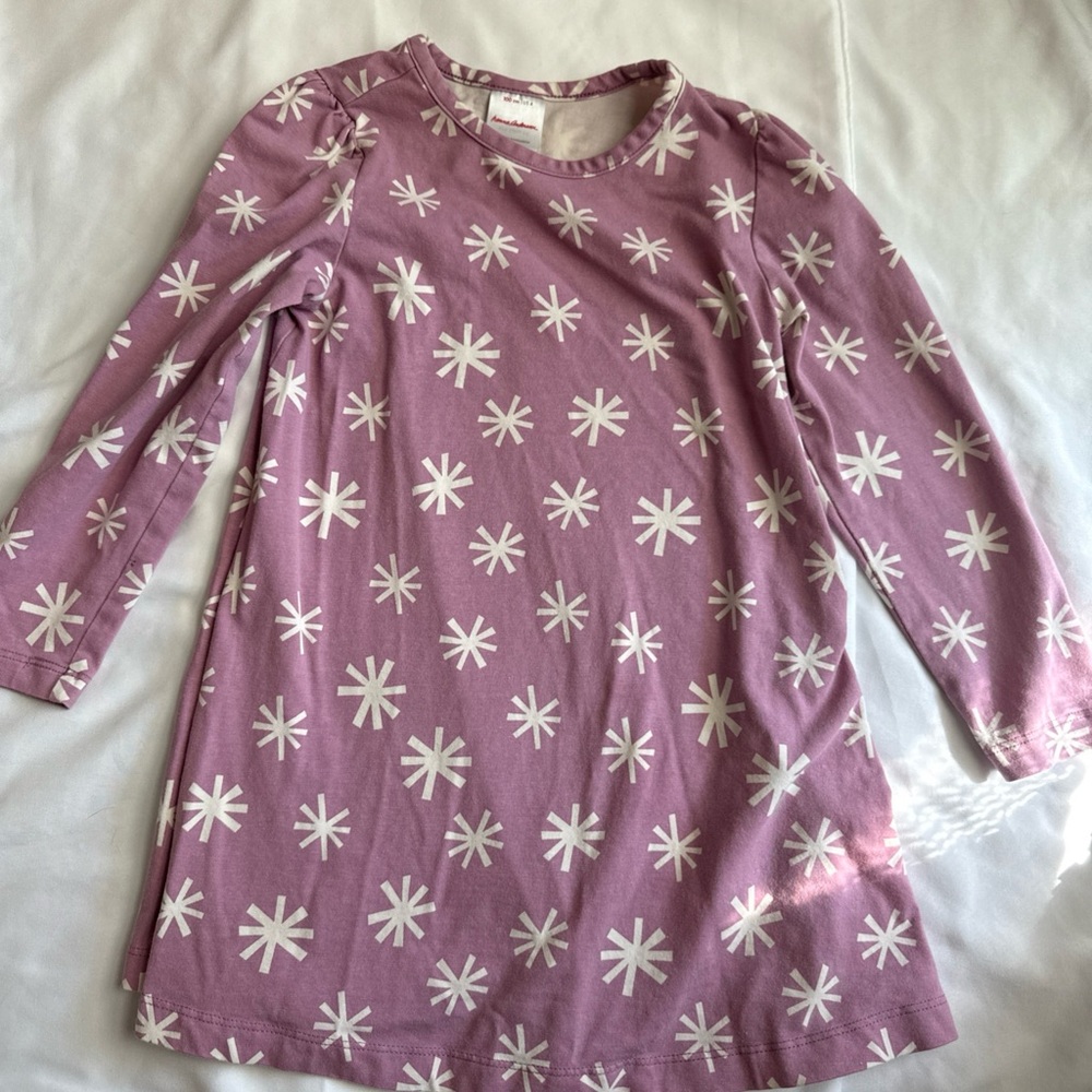 Hanna Andersson toddler holiday dress size 4- purple with snowflakes